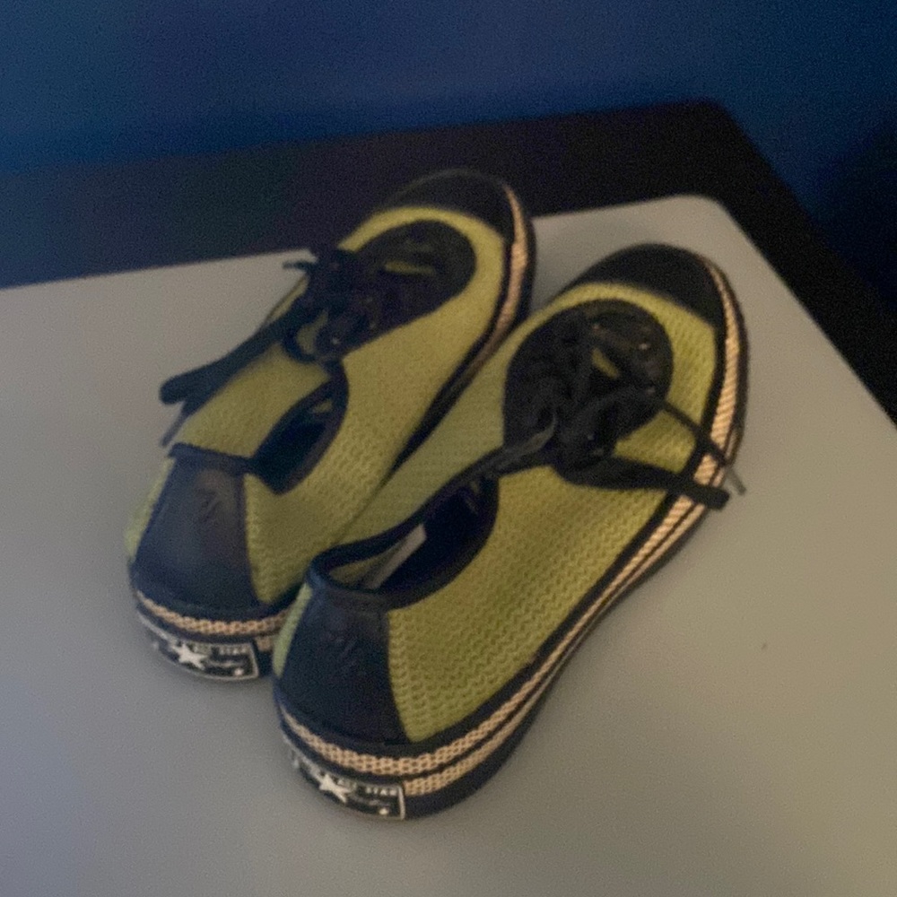 Converse JWANDERSON.